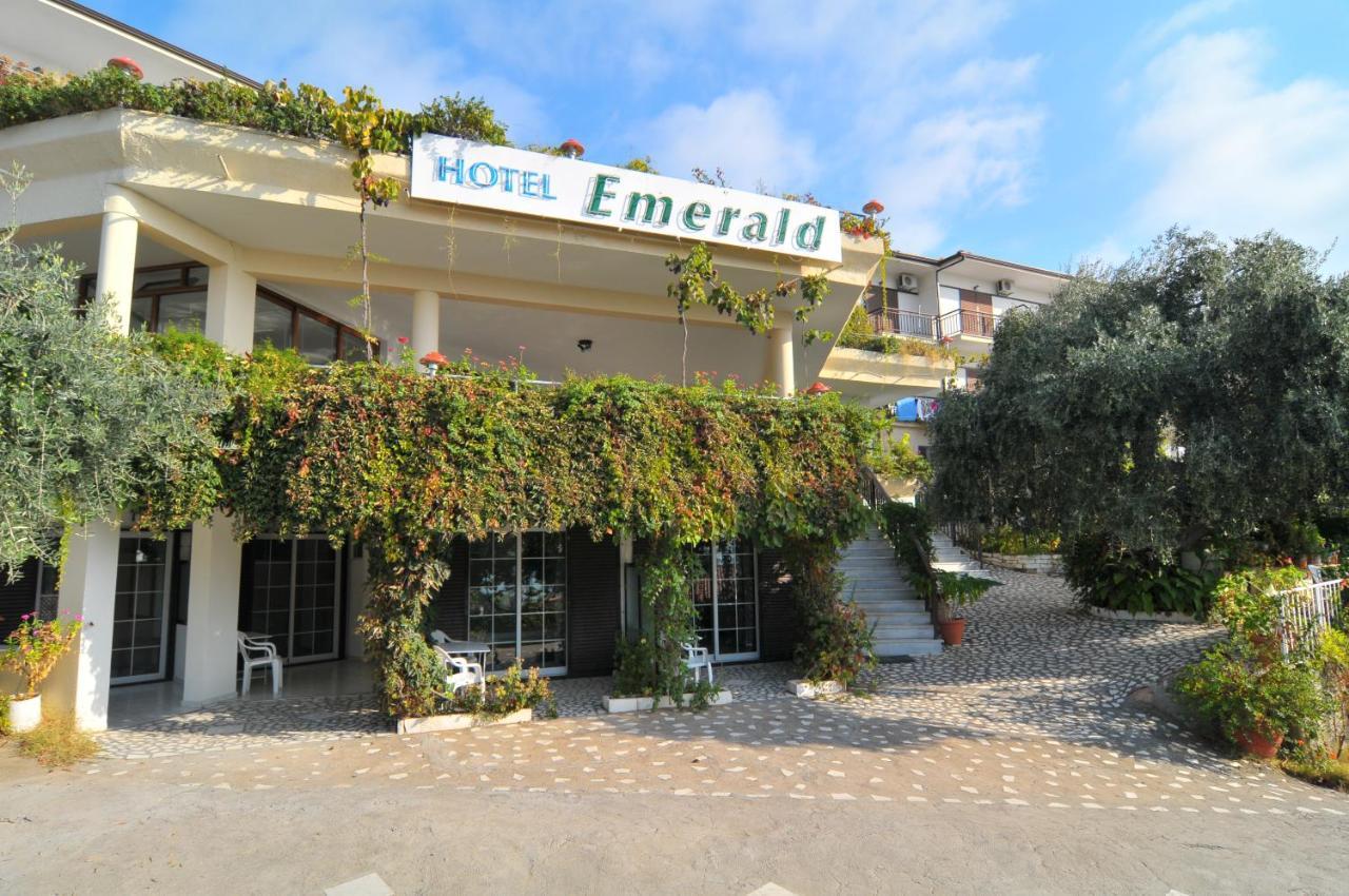 Hotel Emerald Хрисі-Амудья Екстер'єр фото