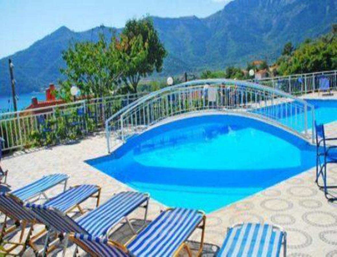 Hotel Emerald Хрисі-Амудья Екстер'єр фото
